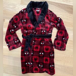 Adorable! Red Marvel Spider-Man Super Soft Kids Robe Size Large 4T/5T Super Hero